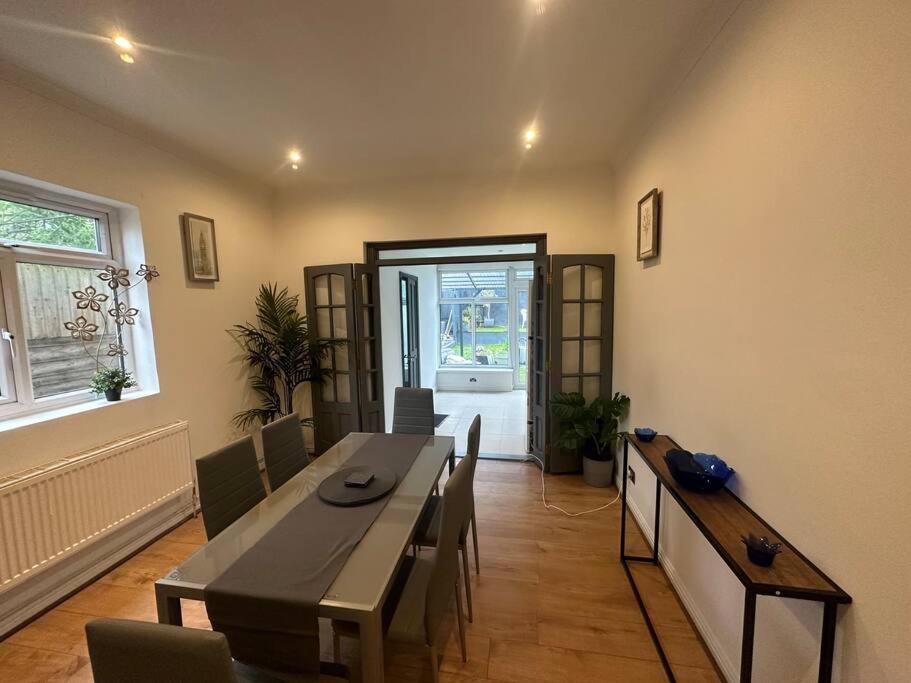 5 Bedroom House Se6 Лондон Екстер'єр фото