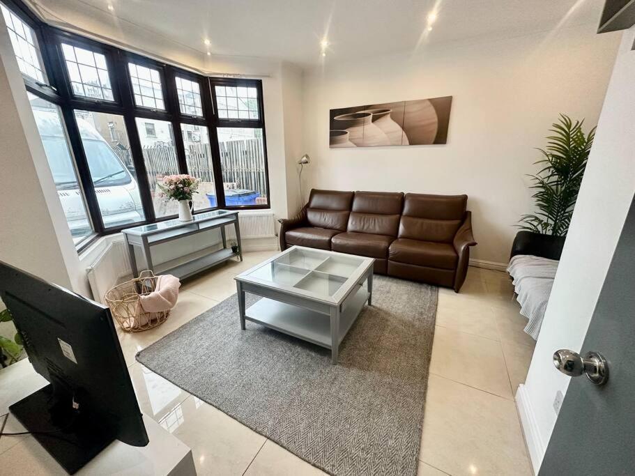 5 Bedroom House Se6 Лондон Екстер'єр фото